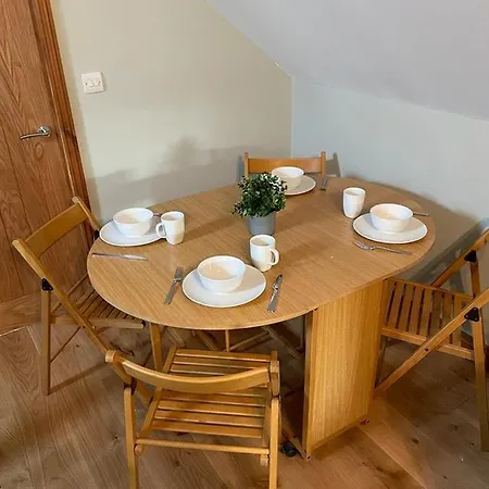 Fabulous 2 Bed דירה