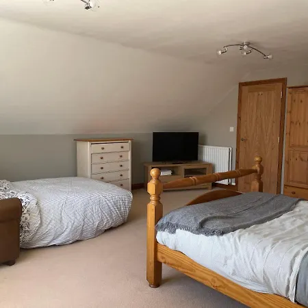 Fabulous 2 Bed דירה *